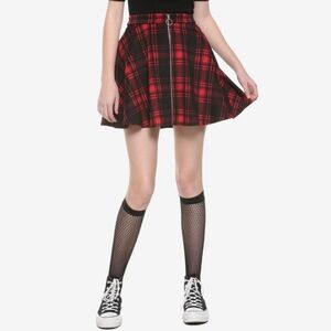 Black & Red Plaid O-Ring Skater Skirt Medium